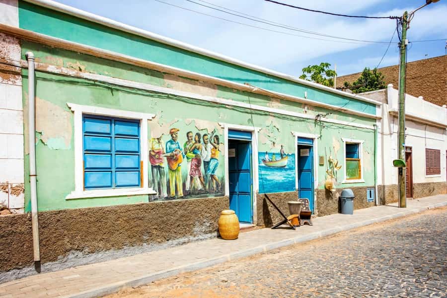 Adults Only Tour of Sal with Lobster Lunch and Salt Lake - Espargos: street art and a useful first look at Sal