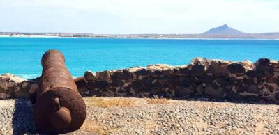 Motoryacht Trip with Fishing, Snorkel, Beach BBQ