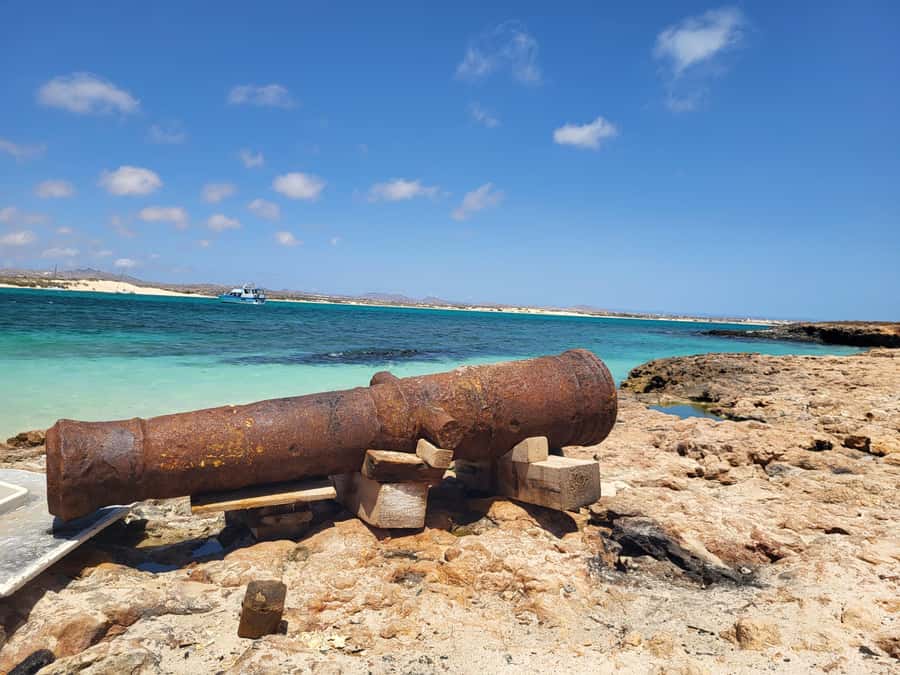 Boa Vista: Motoryacht Trip with Fishing, Snorkel, Beach BBQ - My call: a good-value day with two clear cautions