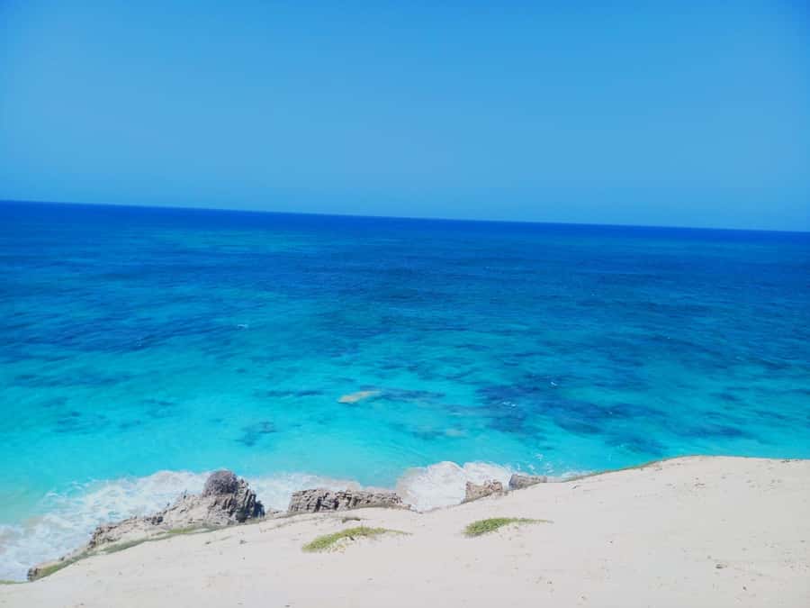 Boa Vista: Shipwreck, 4x4 Ride & Caves Day Tour with Lunch - Time at Santa Monica Beach