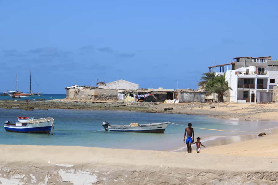 Boa Vista: Shipwreck, Viana Desert & Sal Rei Tour - Sandboarding across Viana Desert