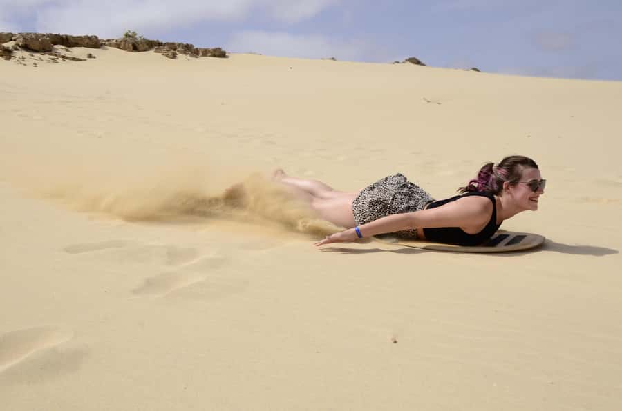 Boavista: 4x4 Island Tour, Santa Monica, Dune, Caves & Lunch - Sandboarding at Morro de Areia breaks up the sightseeing
