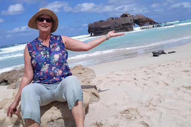 Combi Relax Tour - Sal Rei: a short walk, then lunch by the sea