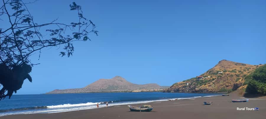 Discover the Black Sand Beach+the Natural Pool - How this compares with a standard beach day