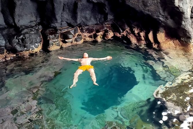 Experience on Sal Island with native and certified guide (including sharks) - Buracona and the Blue Eye