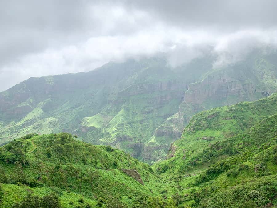 From Praia: Santiago Island Highlights Tour - From Praia harbor to the mountains