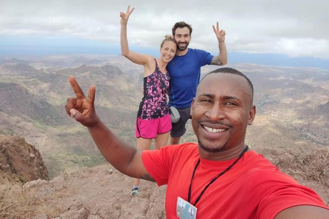 Hiking Pico de Antónia – Summit Adventure & Scenic Views - What the guide adds to the outing