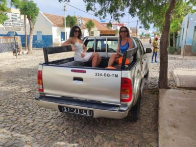 Island tour & cattle & Taste local flavors