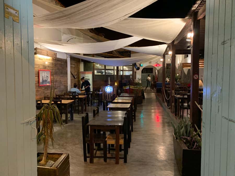 Mindelo Cultural: city tour "Mindelo by Night" - The oldest bar and a musical restaurant