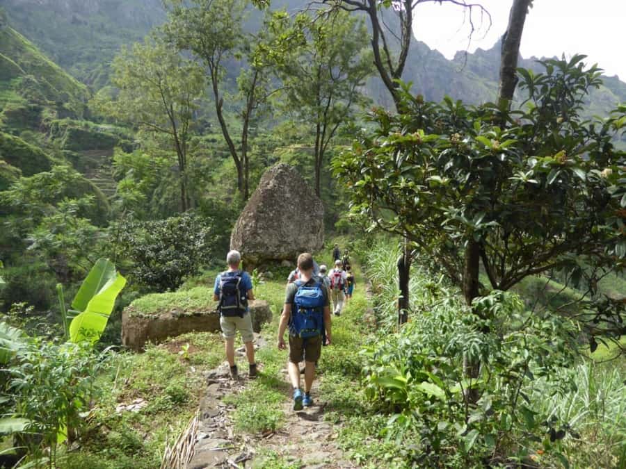 Paúl hike, the green garden - Walking through farms, hills and waterfalls