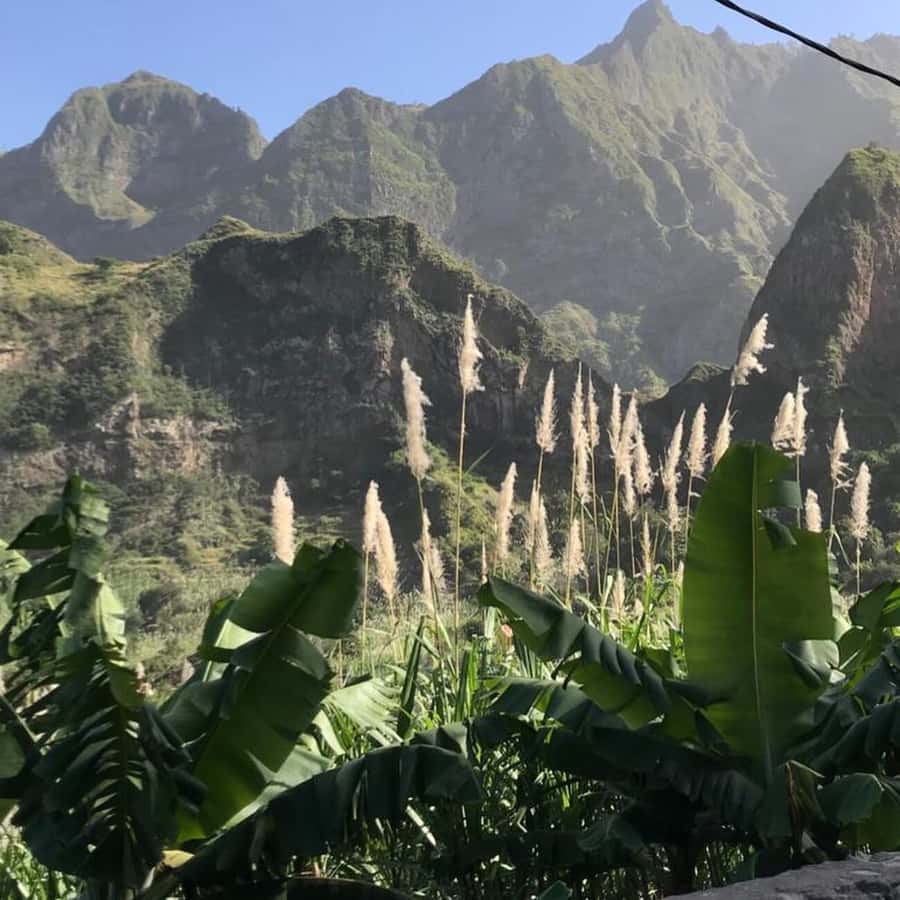 Paúl hike, the green garden - Straw-and-basalt houses and rural village life