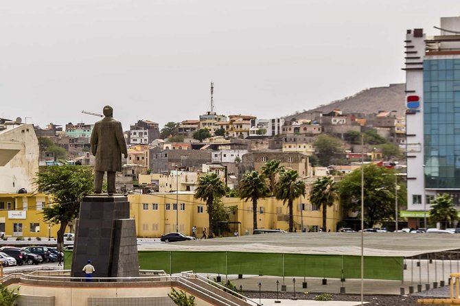 Praia city to the airport. - Who gets the best value from this transfer