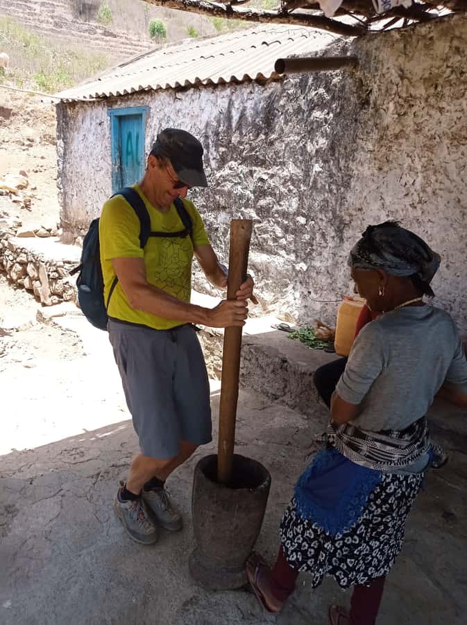 Praia: Plateau and Cidade Velha Guided Tour - The Municipal Market and Sucupira Market