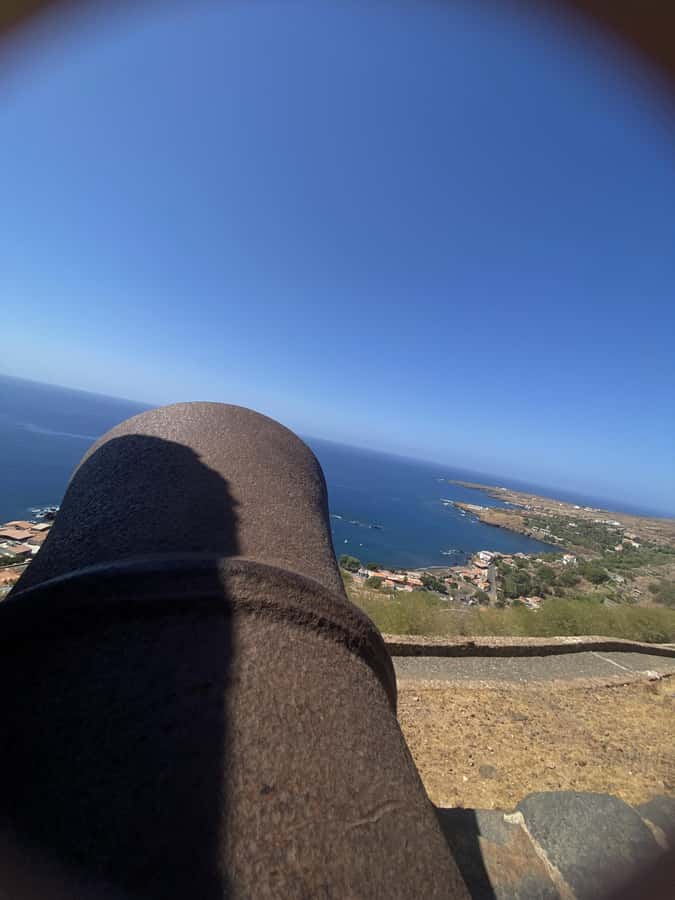 Private Tour Cidade Velha/Discover OLD CITY - Guide language and local perspective