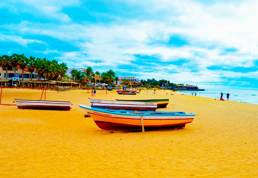 Sal Island: Guided Full-Day Highlights Tour with Lunch - Buracona and the Blue Eye