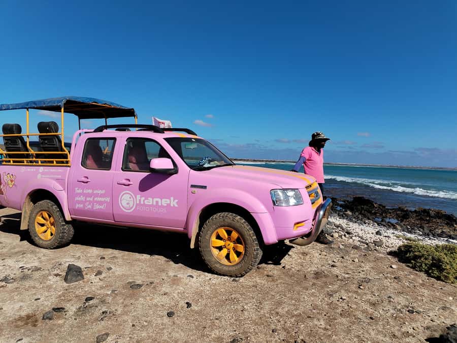 Sal: Island tour with offroad touch and creative pictures - Why the pink car makes sense for Sal