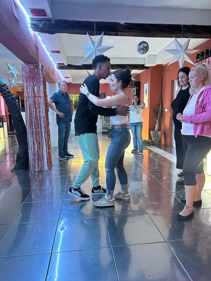 Sal: Kizomba Group Class - Santa Maria, Cape Verde - Languages and comfort for first-timers