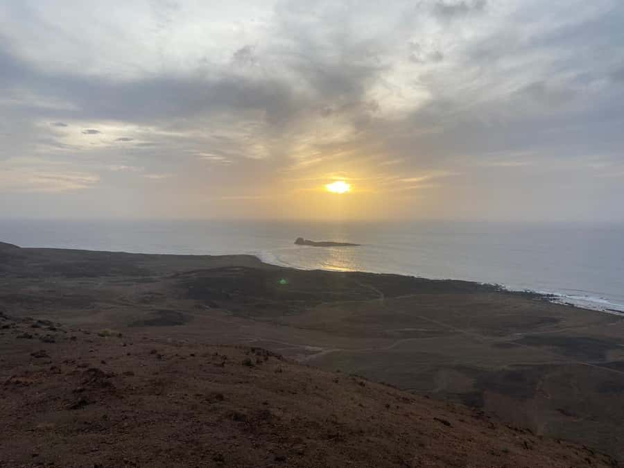 Santa Maria: Guided Coastal Hike & Monte Leão Sunset - Why the changing ground matters