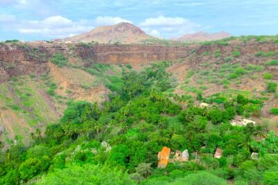 4-Hour Calabaceira Valley Hike & Guided Tour to Cidade Velha