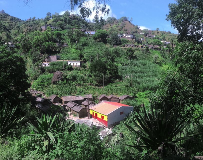 Santiago: Longueira, Pico de Antónia & Monte Tchota Trek - A mountain day that starts with local life
