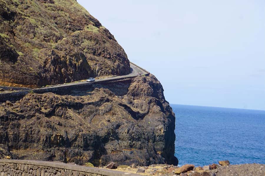 Santo Antão: Ponta do Sol & Fontainhas Guided Trip with Hike - A black-sand pause at Praia das Aranhas