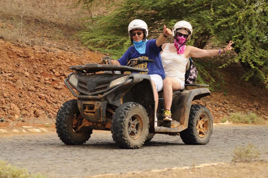 São Vicente: Quad Bike Tour in Mindelo - 4 Hours Adrenaline - Returning to Mindelo’s colonial streets and fish market