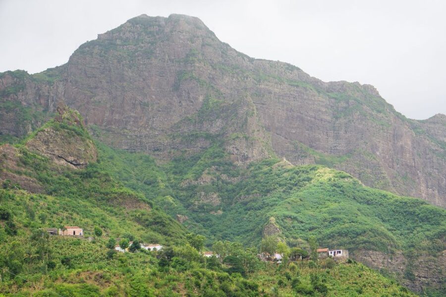 Serra Malagueta Natural Park: Hike to Gongon Valley & Lunch - A 12.5-kilometer route with serious downhill work