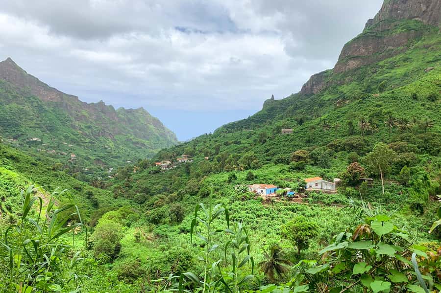 Serra Malagueta: Principal Valley Hike & Lunch with Locals - Lunch with a local family in Mato Dento