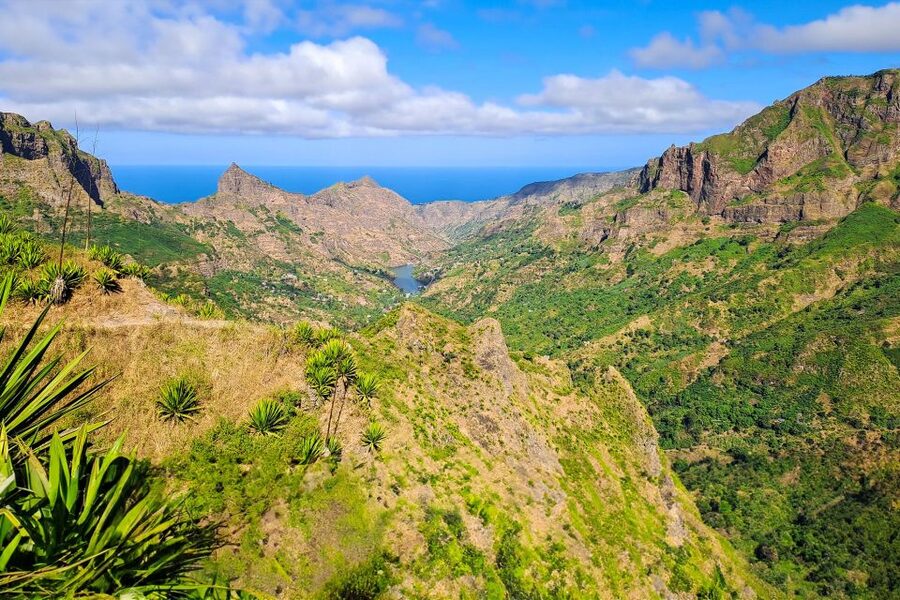 Serra Malagueta: Principal Valley Hike & Lunch with Locals - Principal Dam and the practical side of island life