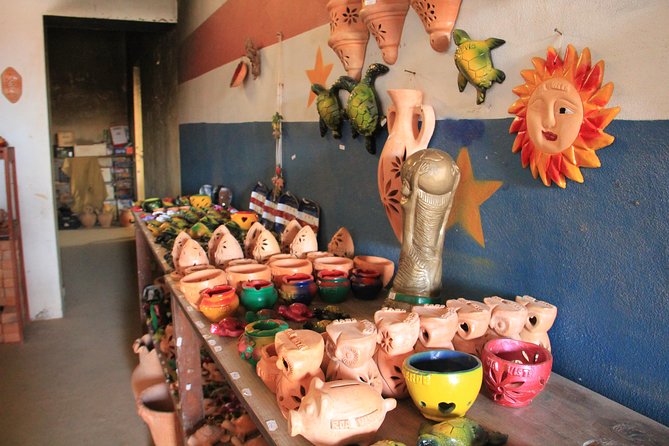 Shipwreck Cabo Santa Maria - Rabil pottery and souvenirs made on Boa Vista