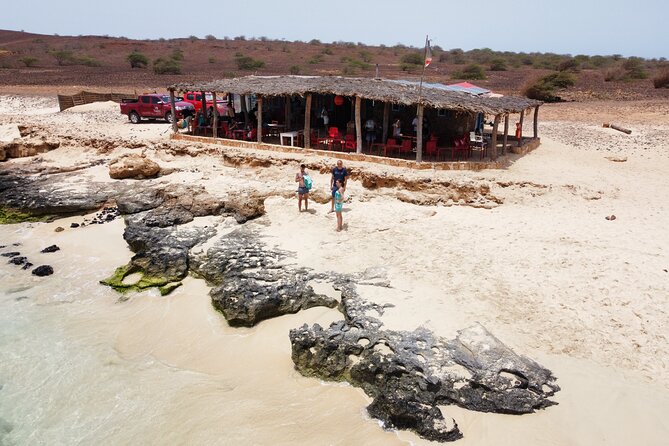 Tours in Boa Vista island - Varandinha and its sea-facing cave